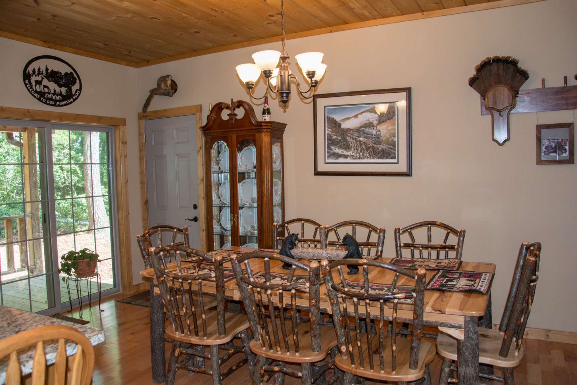 The kitchen and dining area also offers easy access to the back deck for outdoor entertaining.