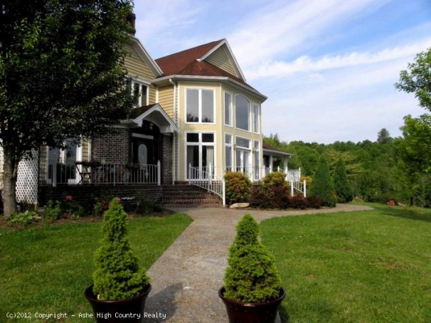  Mountain Estate and Family Compound