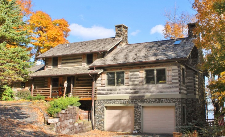 Beautiful Log Home in Stonebridge