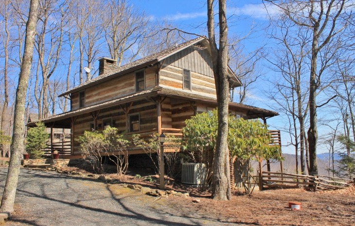 Blue Ridge Mountain Cabin in Stonebridge