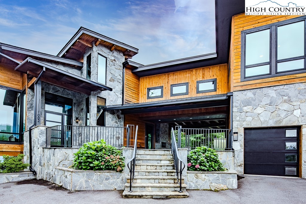 1002 Ninebark Road