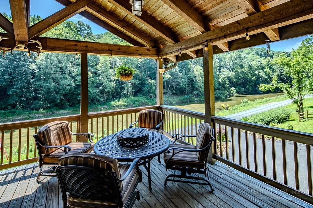 1059 Mouth of Silas Creek Road