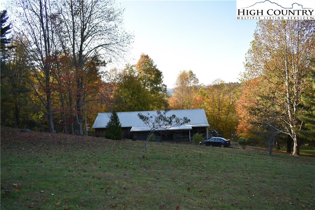 MLS 226504 111 Apple Orchard Lane, Elk Park, NC 28622