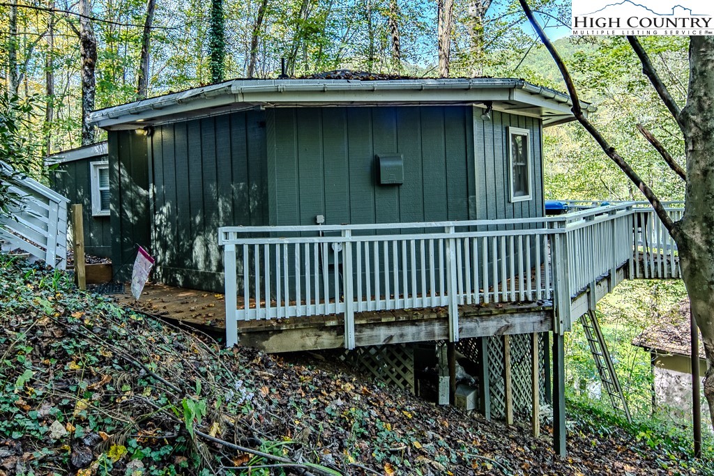 111 Skyview Lane