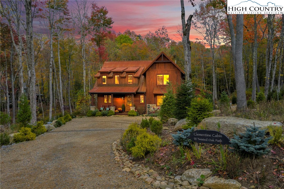 111 Twisted Oak Path