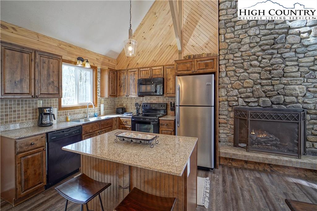 MLS#: 228730 | 114 Locust Ridge Road, Beech Mountain, NC 28604