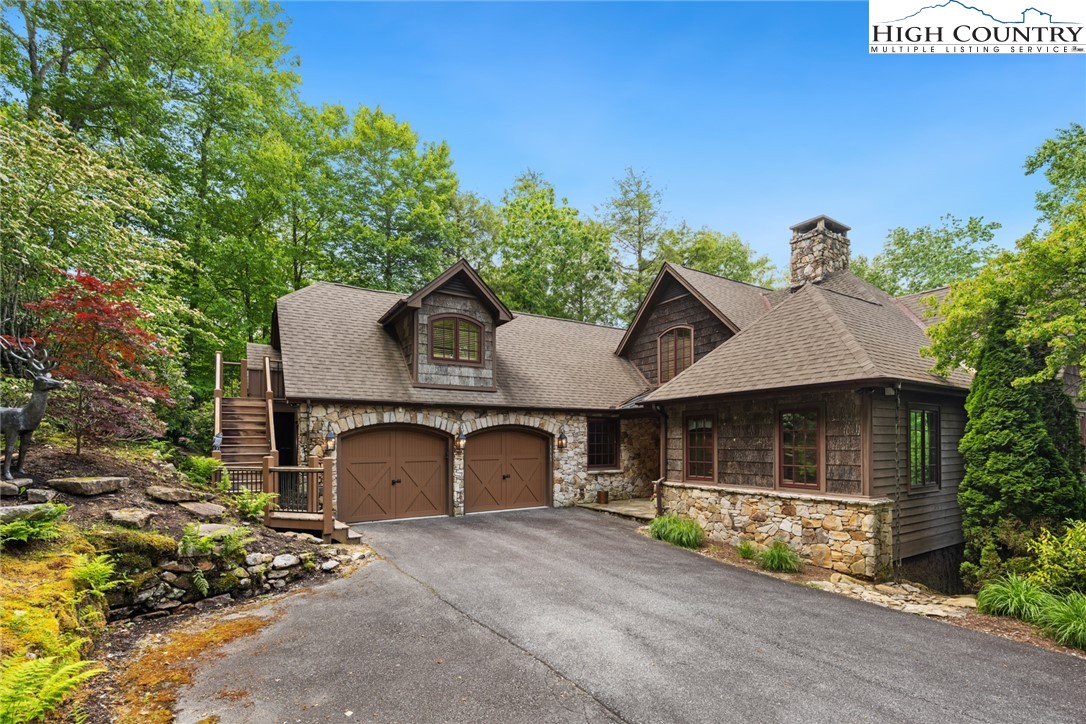 1163 Hillside Drive