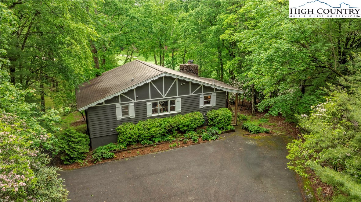 1207 Ridge Road