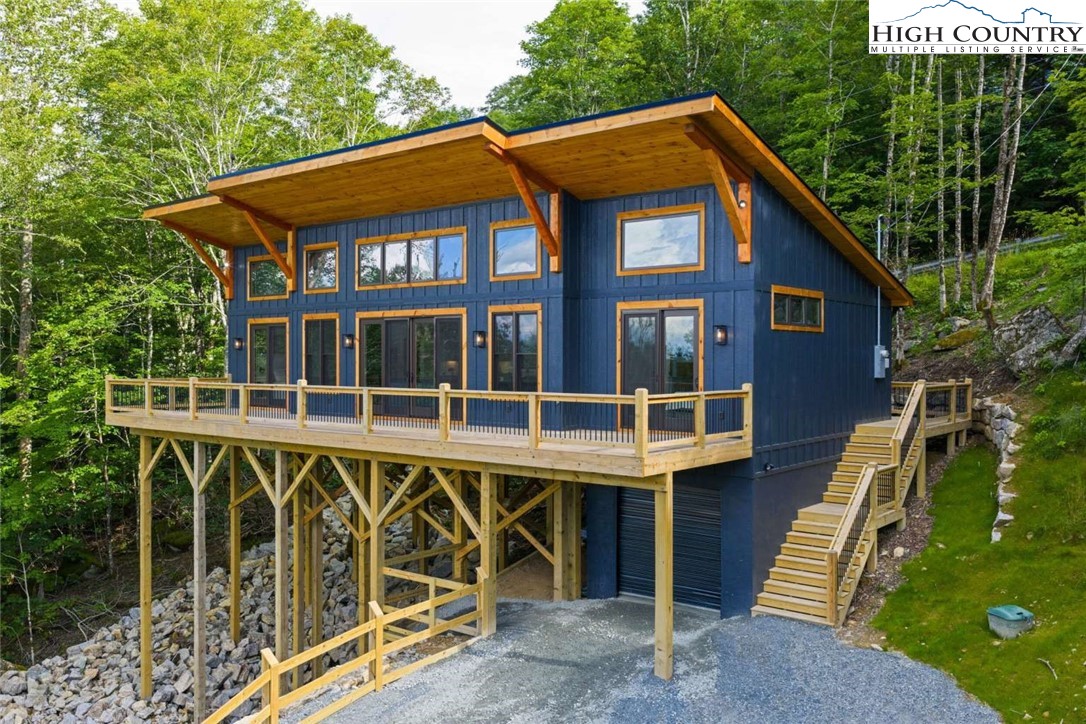 124 Holly Lane