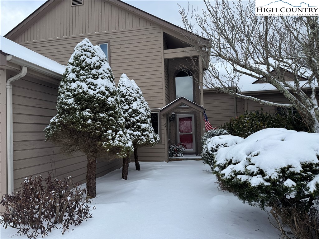 125 Grassy Knoll Way