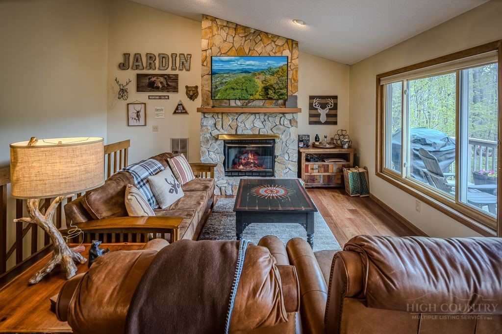 129 Lower Grouse Ridge Road