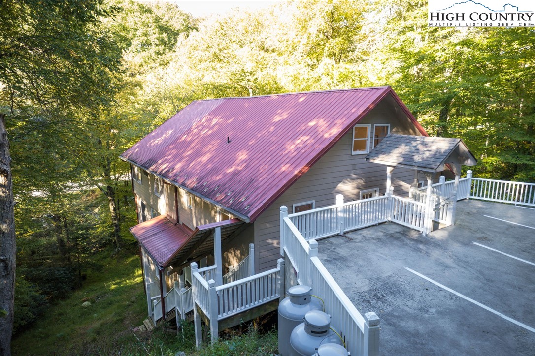 130 Parkway Forest Lane
