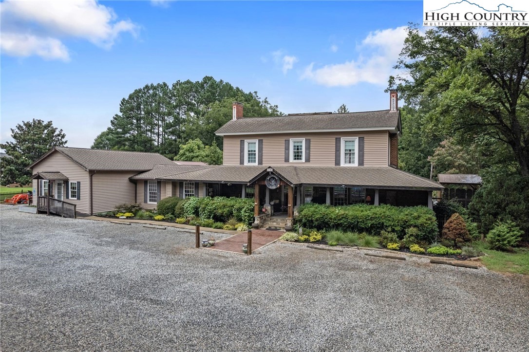 1307 Oakridge Farm Highway