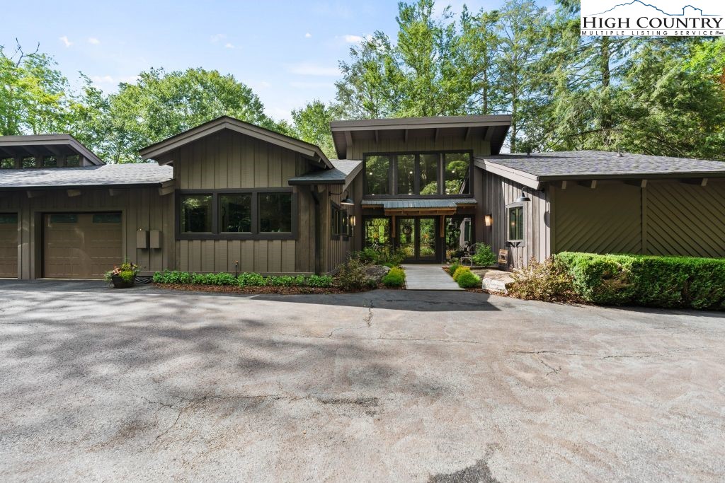 1325 Golf Course Road