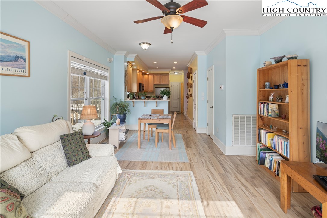 135 Stratford Lane -