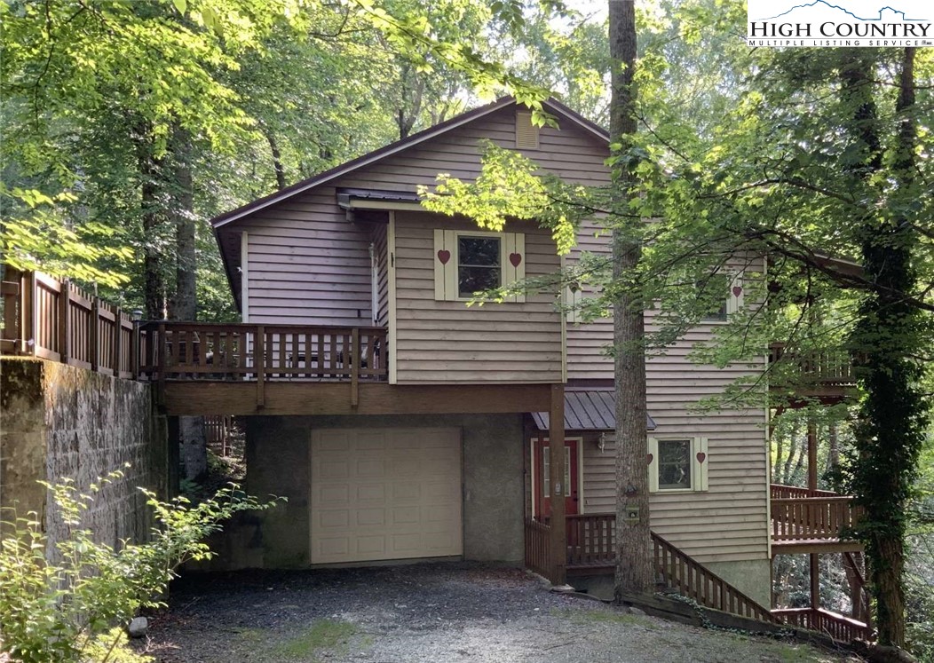 136 Hemlock Road