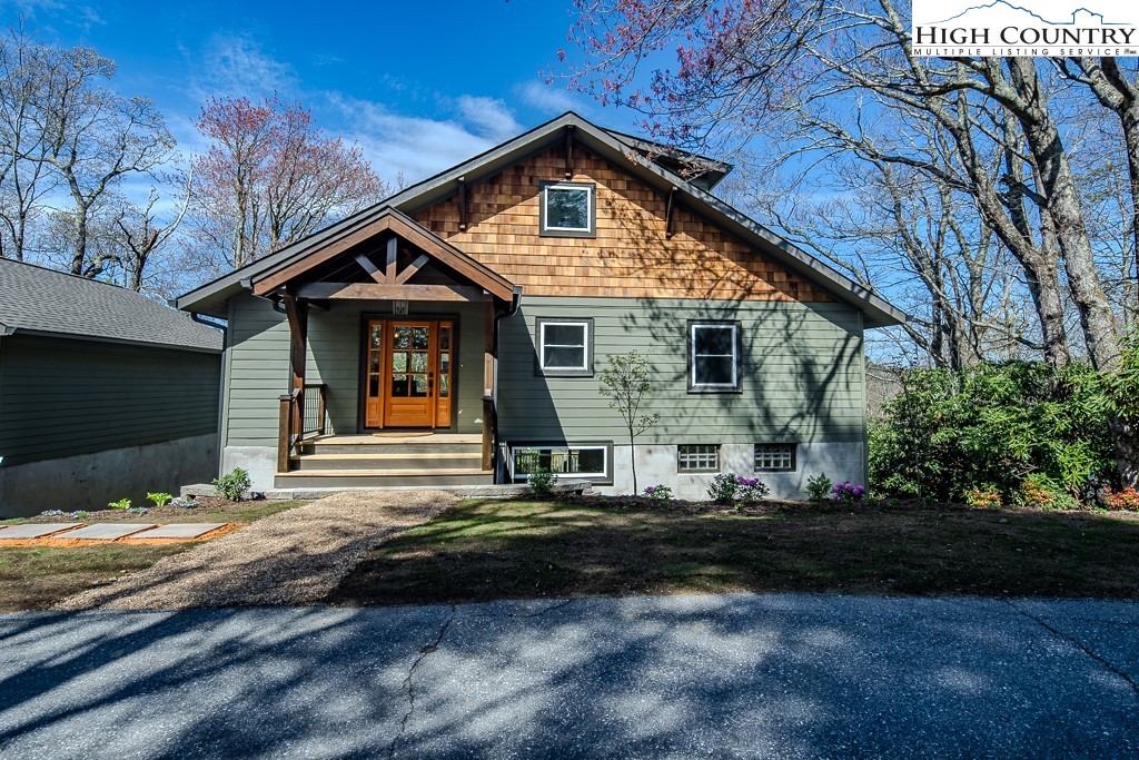 136 Ridgecrest Lane