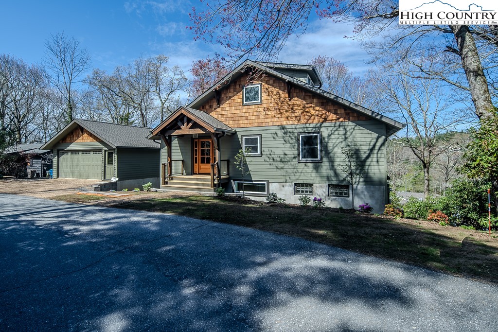 136 Ridgecrest Lane