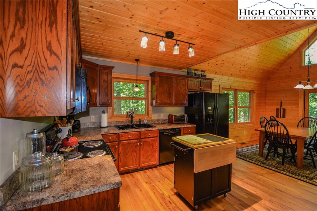 MLS 216002 140 Hickory Lane, West Jefferson, NC 28694