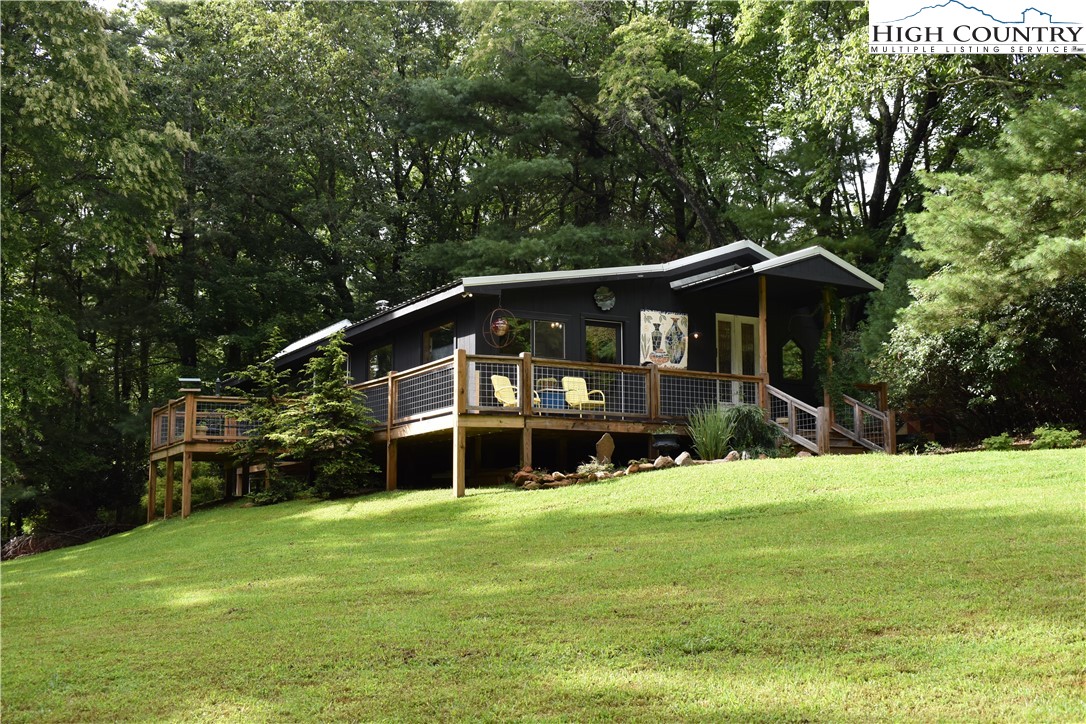 140 Ivy Lane