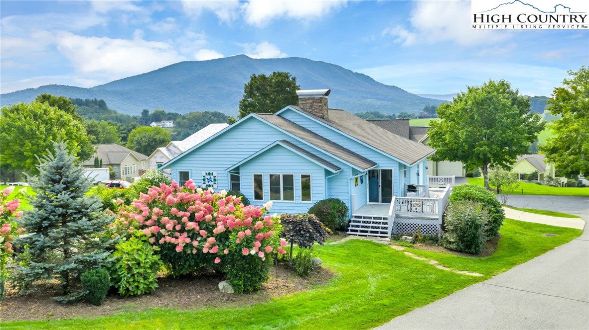 140 Knollview Place
