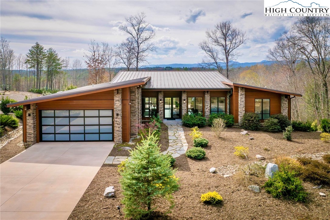 1416 High Valley Way