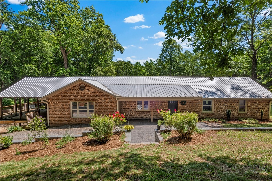 142 Pioneer Road