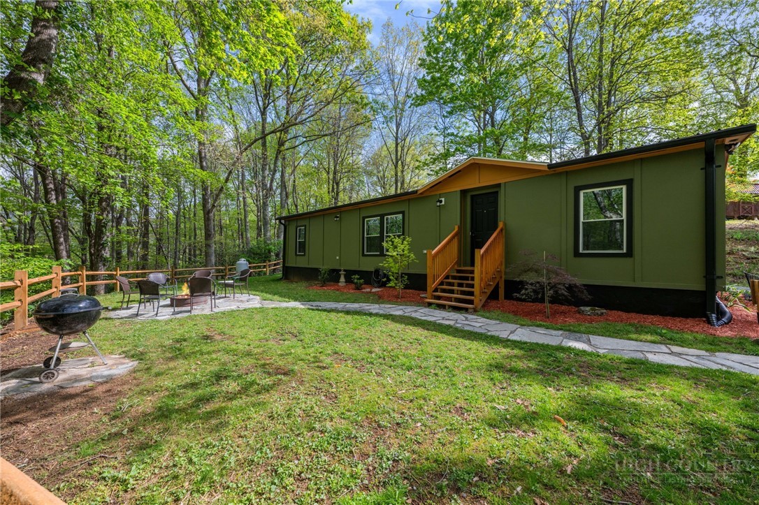 1426 Rainbow Trail