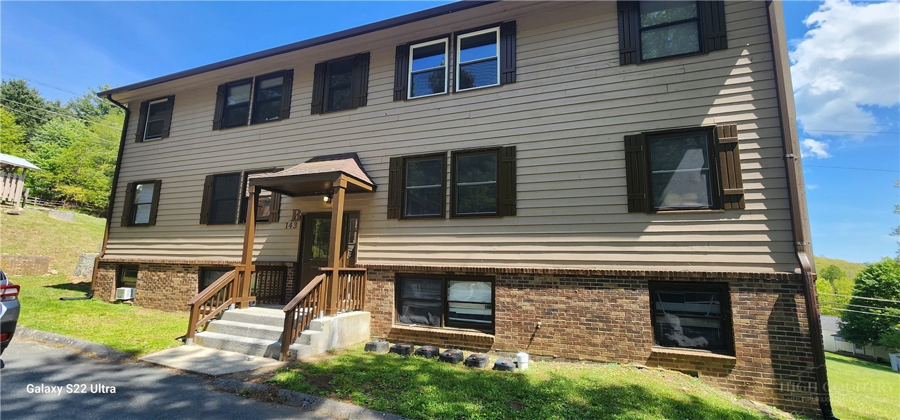 143 Stoneybrook Court 201
