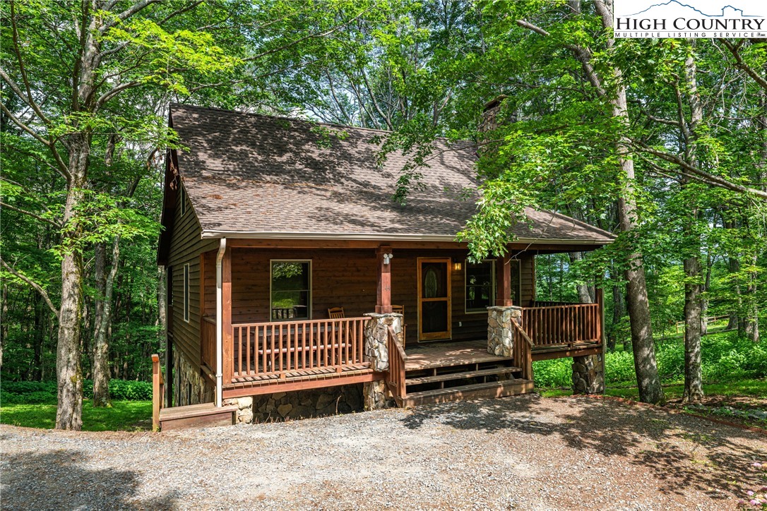 144 Spice Apple Way
