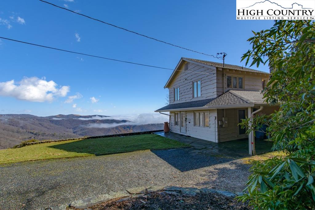 MLS 228060 1476 Green Hill Road, Blowing Rock, NC 28605