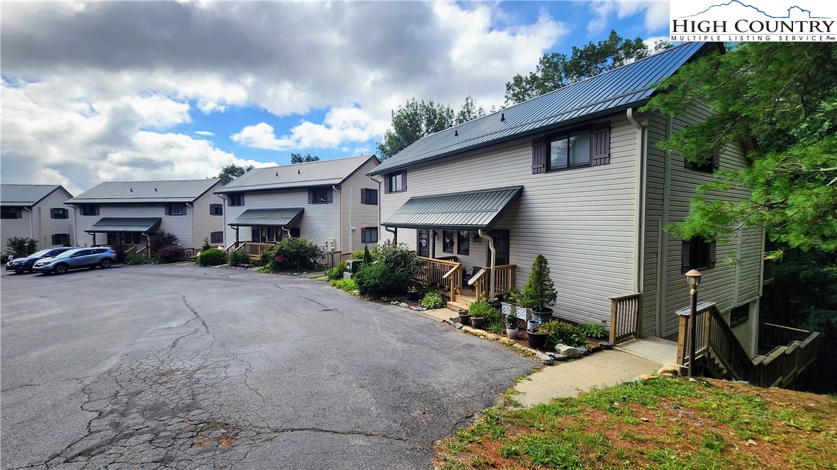 148 Hanging Rock Villas Road 112