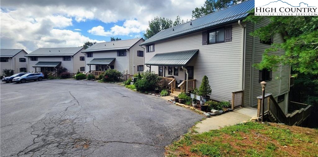 148 Hanging Rock Villas Road 112