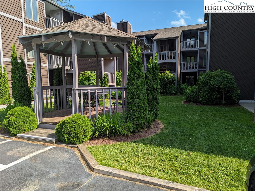 148 Royal Oaks 226