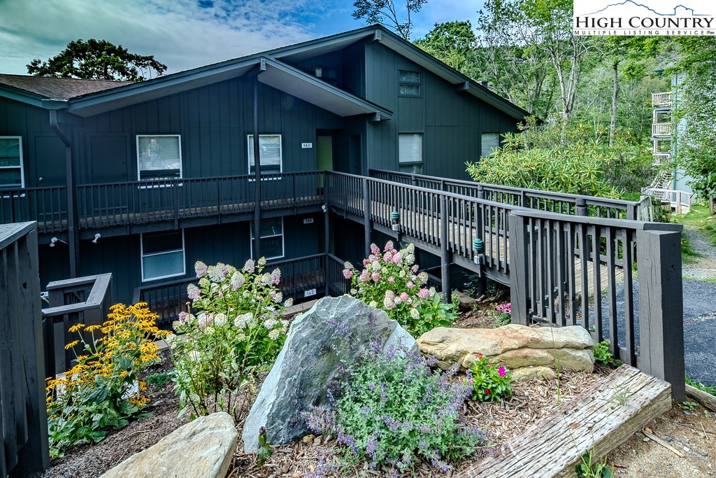 1499 Sugar Mountain Drive 10