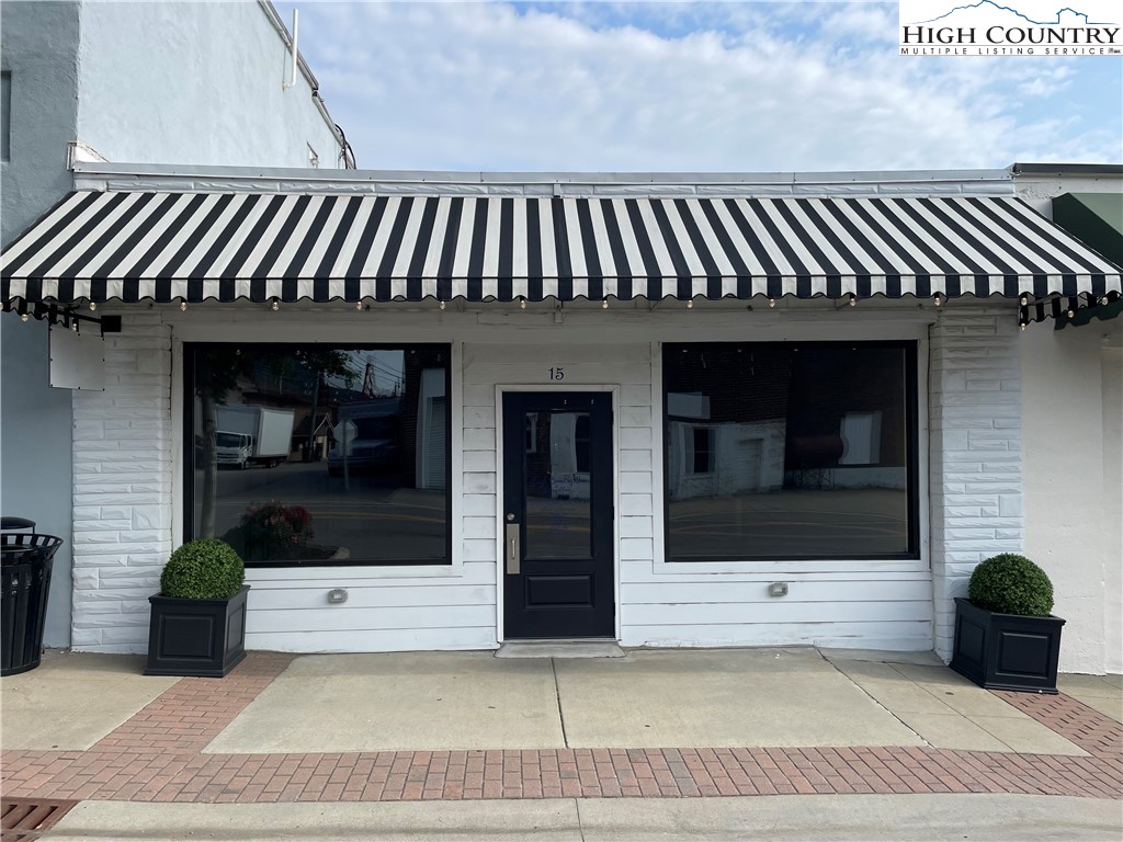 15 E 2nd Street
