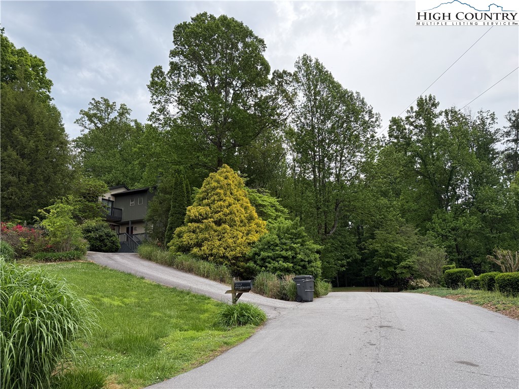 1507 Ridgewood Drive