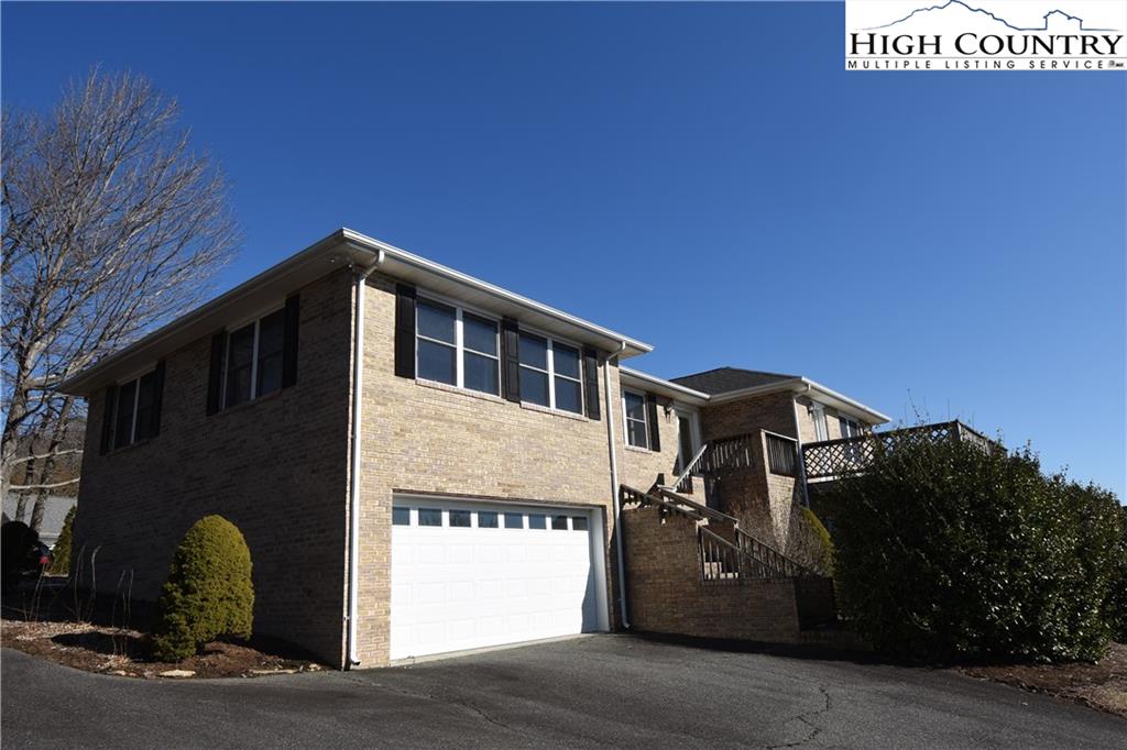 MLS#: 204946 155 Golf View Court West Jefferson NC 28694 MLS#: 204946 155 Golf View Court West Jefferson NC 28694