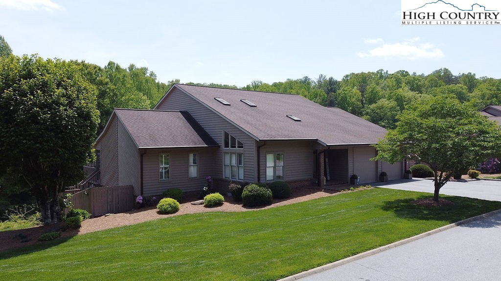 1550 IVY Trace