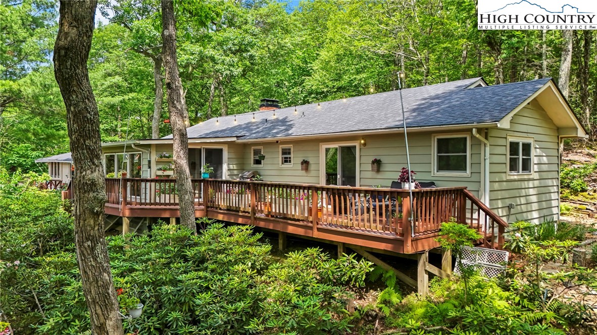 157 Twisted Laurel Lane