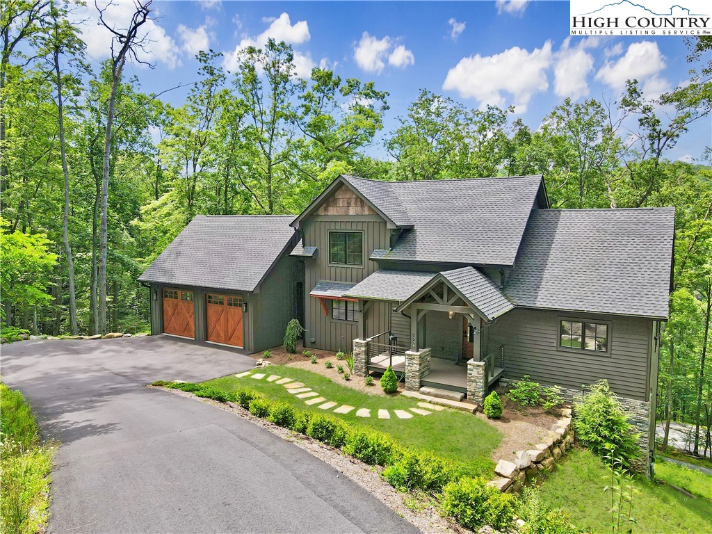 1736 Twin Rivers Drive