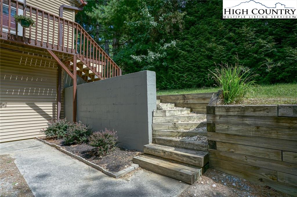 MLS 232706 176 Raven Rock Drive, Boone, NC 28607