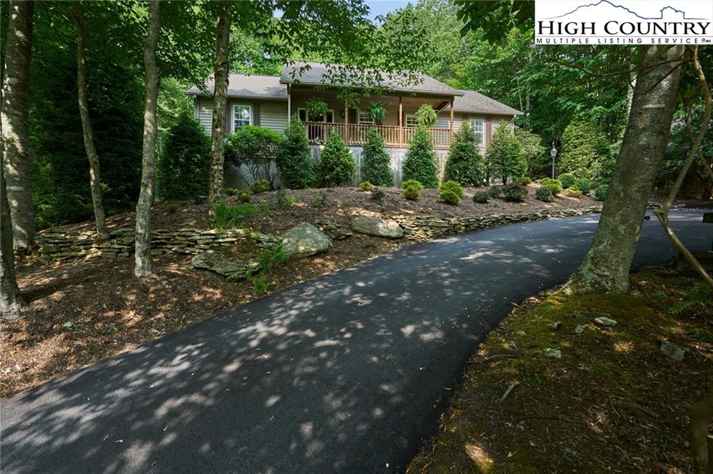 MLS 215485 178 Hornbeam Road, Beech Mountain, NC 28604