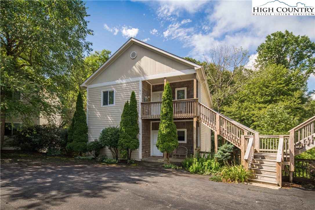 182 Evergreen Springs 402