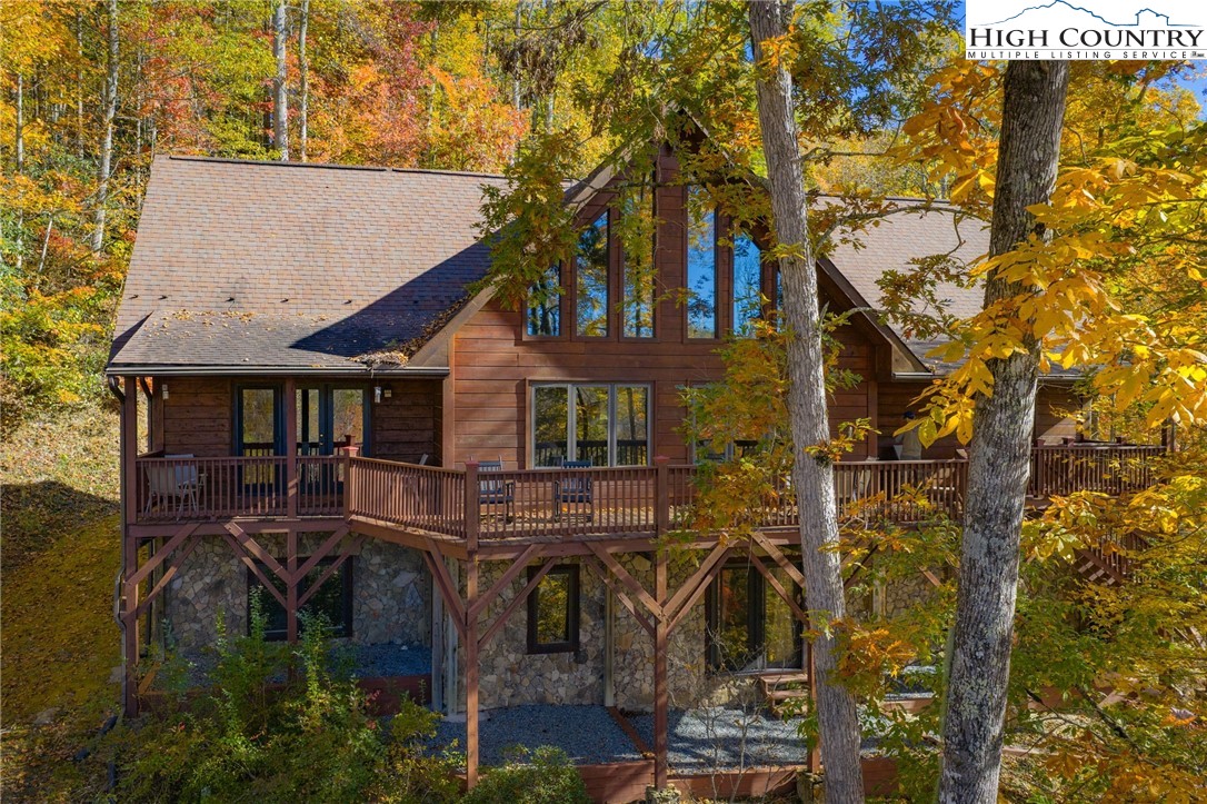 1821 Twin Rivers Drive