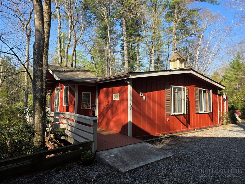 189 Pine Loop