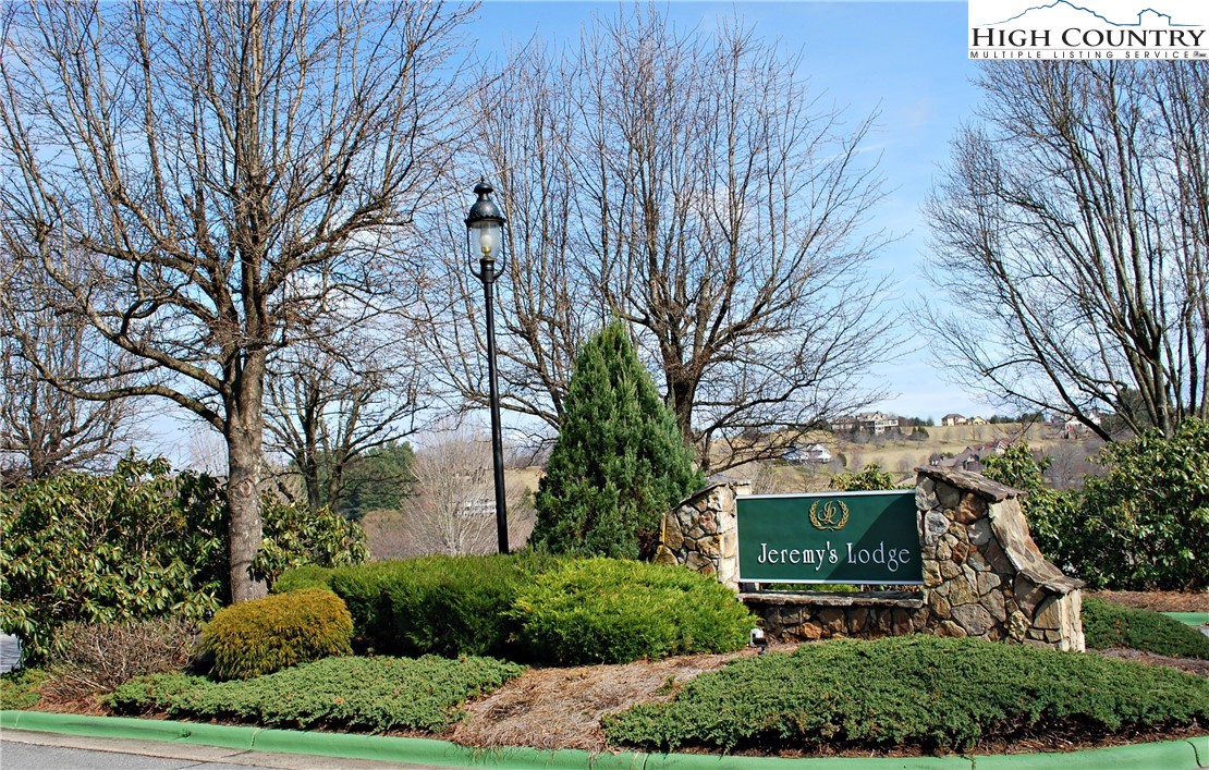 193 E Landing Drive 104