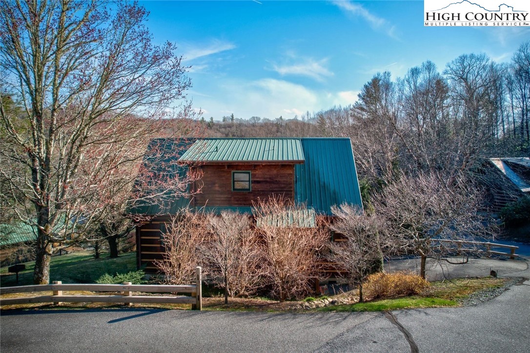 200 Apple Ridge Lane