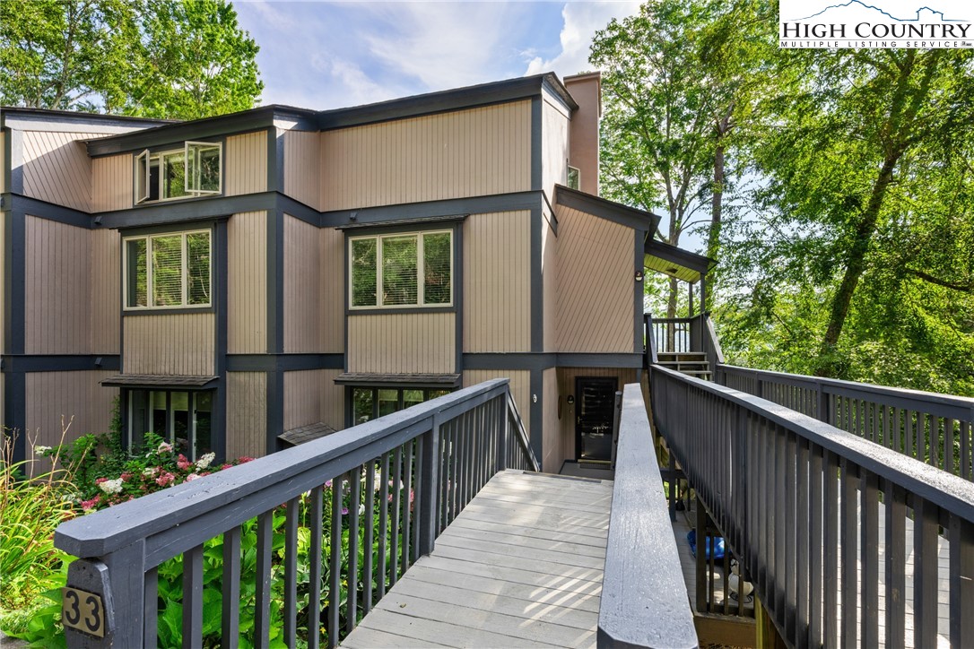 200 Glenwood Lane Lane J33