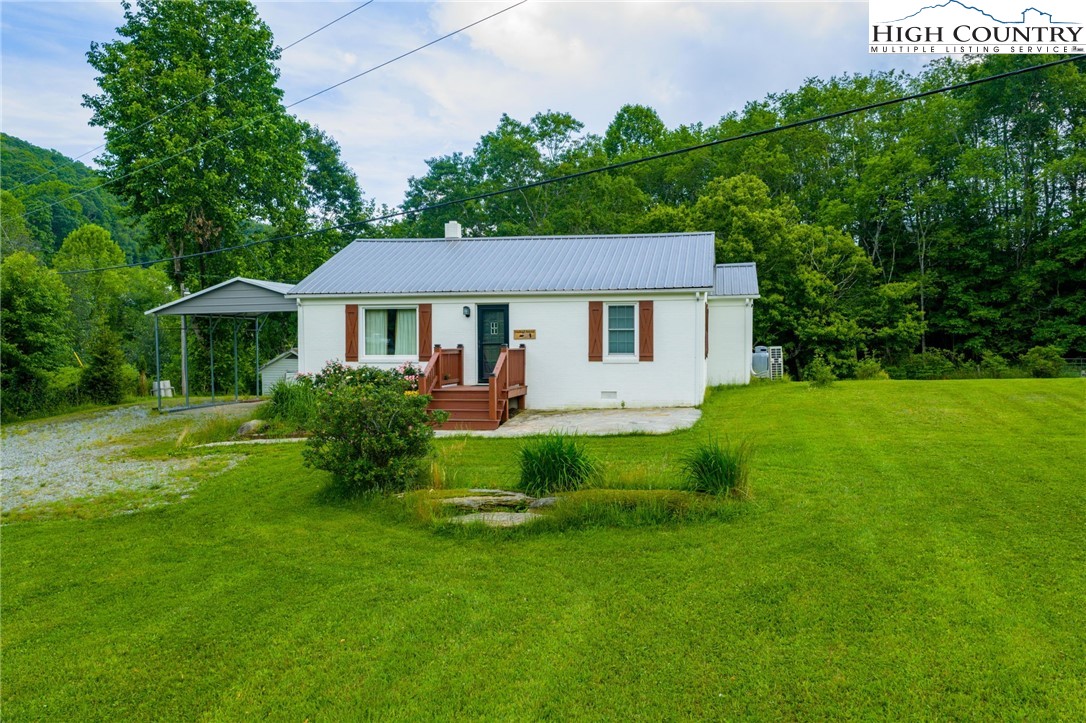201 W Laurel Knob Road